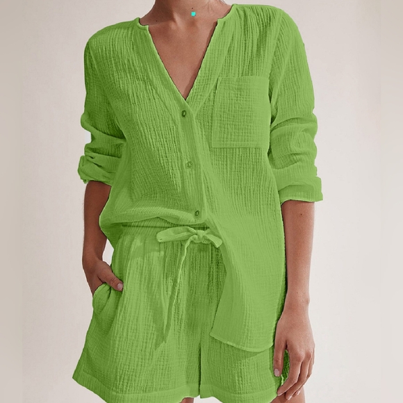 Versatile Notched Top and Shorts Set - Picture 10 of 11